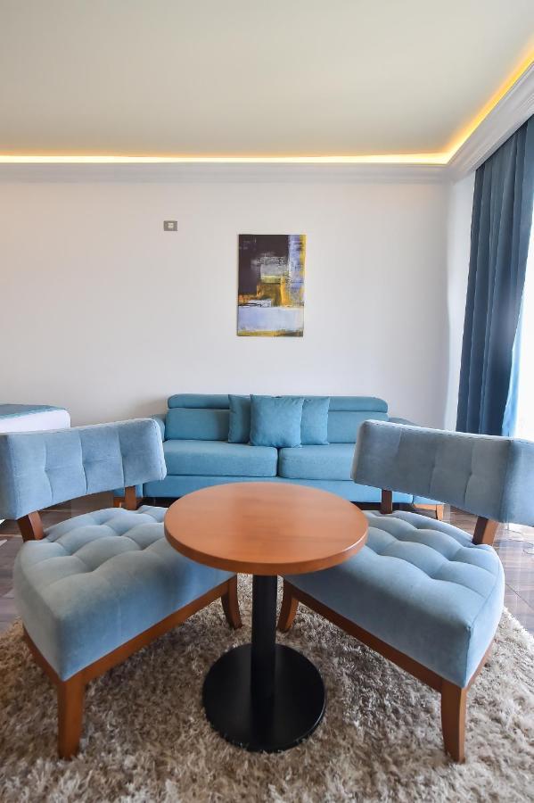 White Tower Private Apartment Beach View مامايا المظهر الخارجي الصورة